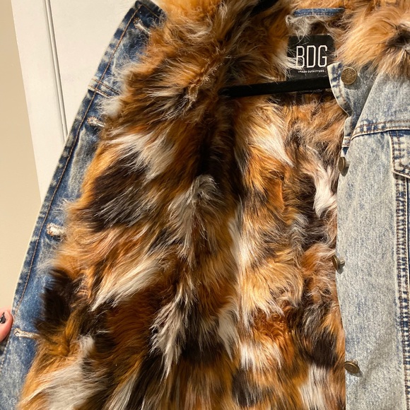 ✨BDG FUR LINED DENIM JACKET - Picture 6 of 8